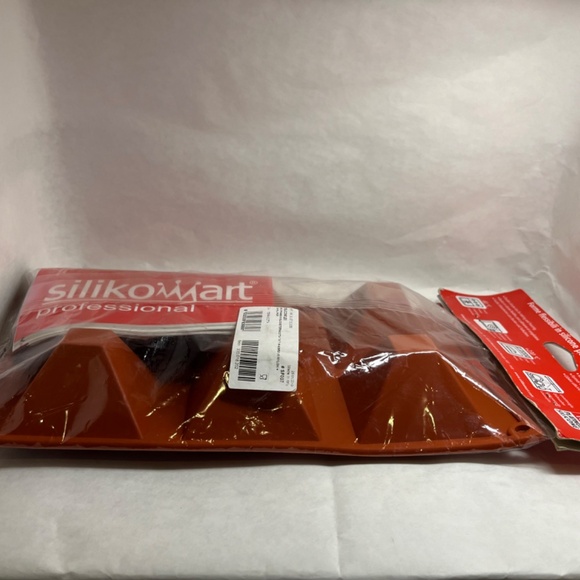 NEW Silikomart SiloconFLEX Professional Non-Stick (6) Pyramid Silicone Mold - Picture 6 of 7